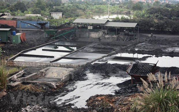 Một điểm s&agrave;ng tuyển x&iacute;t than nằm ven s&ocirc;ng Kinh Thầy, tr&ecirc;n địa b&agrave;n huyện Kinh M&ocirc;n, tỉnh Hải Dương. (Ảnh: P.V/Vietnam+)