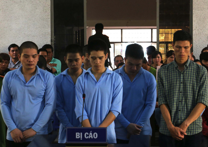 C&aacute;c bị c&aacute;o tại phi&ecirc;n t&ograve;a.