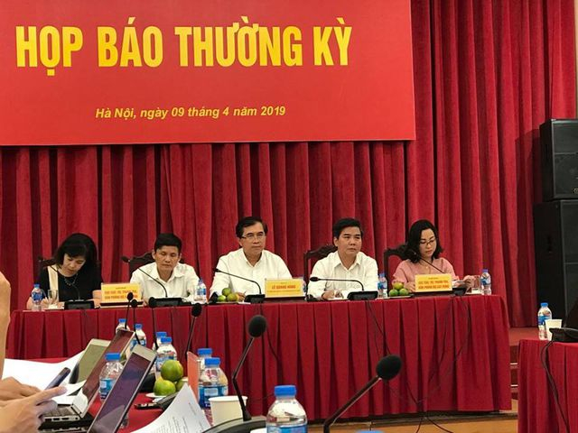 L&atilde;nh đạo Bộ X&acirc;y dựng chủ tr&igrave; cuộc họp b&aacute;o qu&yacute; I chiều 9/4.