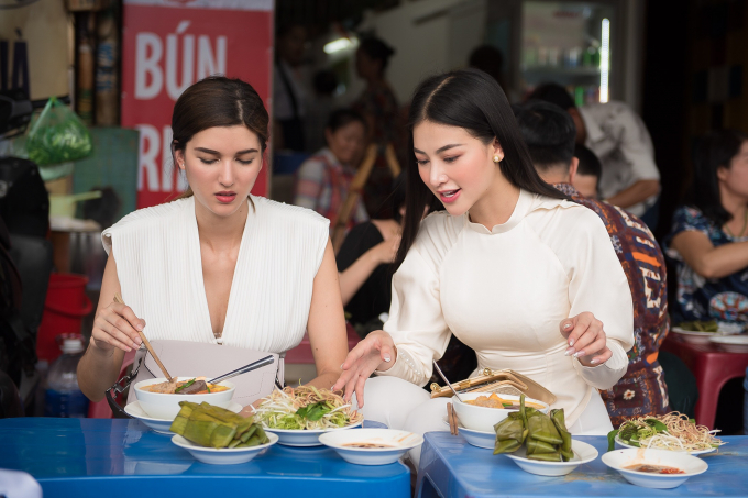 Hoa hậu Phương Kh&aacute;nh bất ngờ trở th&agrave;nh &ldquo;hướng dẫn vi&ecirc;n du lịch&rdquo; sau h&agrave;ng loạt l&ugrave;m x&ugrave;m bủa v&acirc;y