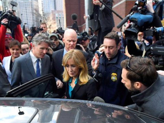 C&aacute;c phụ huynh gi&agrave;u c&oacute; v&agrave; nổi tiếng đối diện &aacute;n 20 năm t&ugrave;