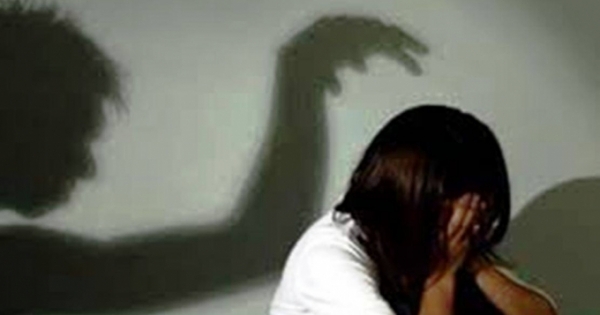 Trên đường đi học nữ sinh bị nam thanh niên ép ra cánh đồng rồi hãm hiếp