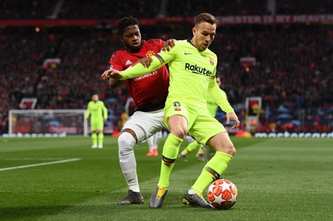 Quỷ đỏ bất lực trước c&aacute;c cầu thủ của&nbsp;Barcelona.