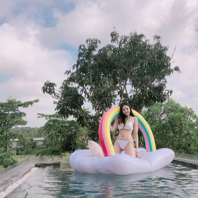 Hot girl Tr&acirc;m Anh đang n&oacute;ng nhất mạng x&atilde; hội h&ocirc;m nay