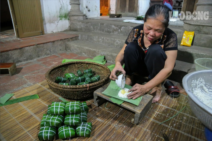 Những chiếc b&aacute;nh g&oacute;i gọn niềm tự h&agrave;o của người con đất tổ.