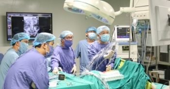 BVĐK tỉnh Phú Thọ: Tán sỏi thận qua da đường hầm nhỏ bằng laze công suất lớn