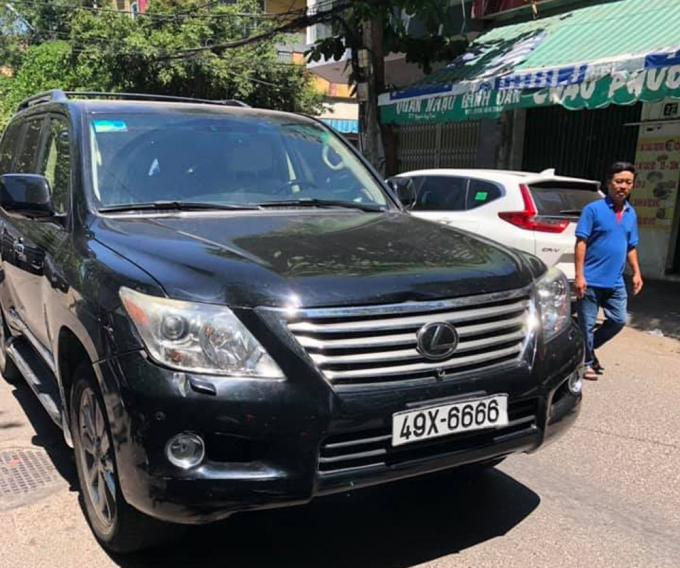 Xe Lexus biển tứ qu&yacute; do &ocirc;ng Huyện điều khiển g&acirc;y tai nạn chết người ở Quy Nhơn