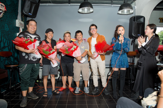 Nam Thư tuy&ecirc;n bố đ&atilde; trả hết nợ, khui n&uacute;t v&agrave;ng YouTube trong buổi fanmeeting