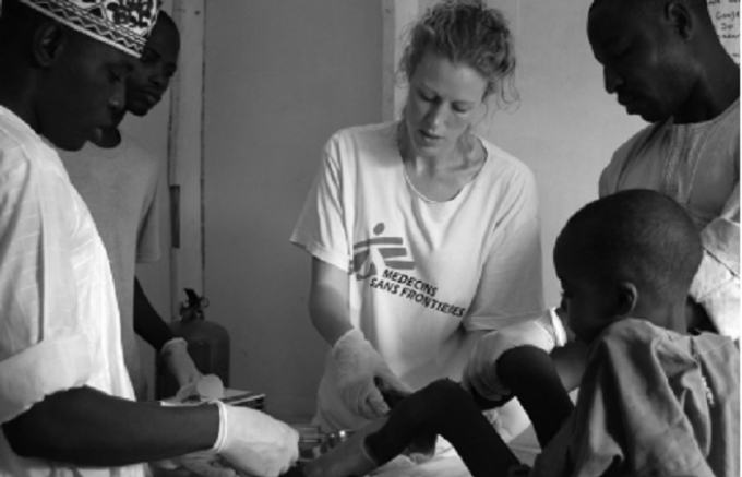 Cấp cứu cho một cậu b&eacute; bịrắn cắn.