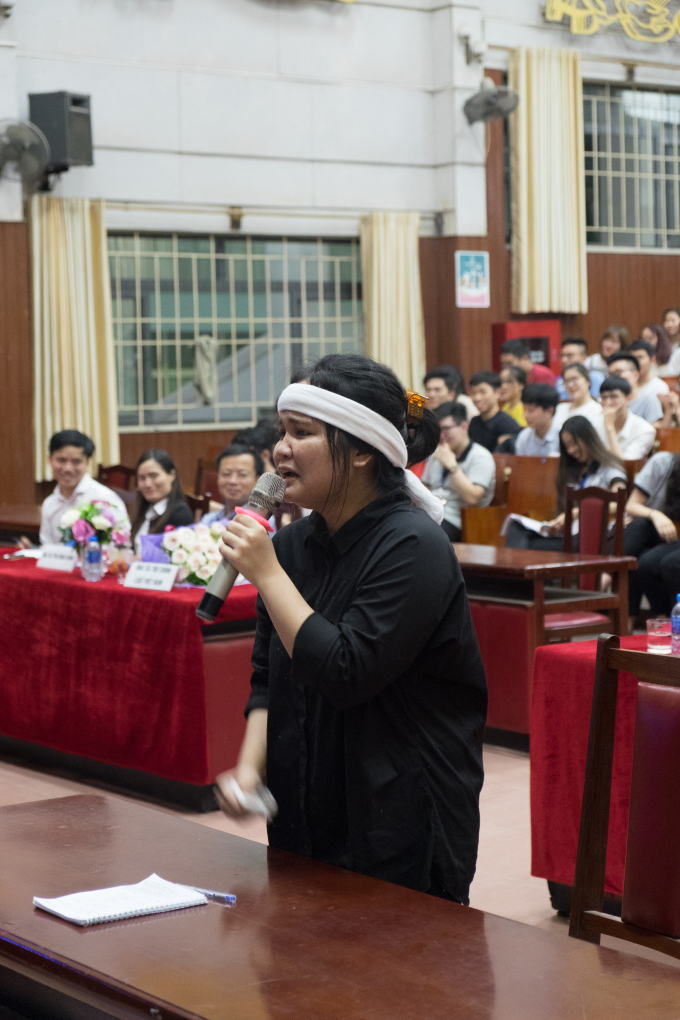 H&igrave;nh ảnh thương t&acirc;m của người th&acirc;n nạn nh&acirc;n được t&aacute;i&nbsp;hiện nghi&ecirc;m t&uacute;c.&nbsp;