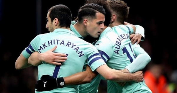 Vượt ải Watford, Arsenal trở lại tốp 4 Premier League