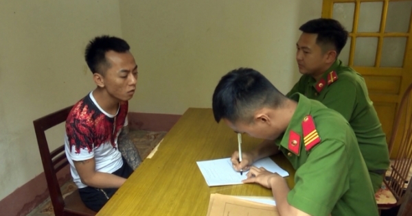 Cao Bằng: Bắt nhóm đối tượng chuyên dẫn các cô gái đi phục vụ quán karaoke