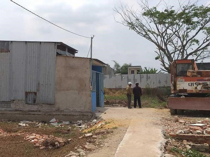 Đua nhau băm n&aacute;t đất n&ocirc;ng nghiệp ở B&igrave;nh Ch&aacute;nh