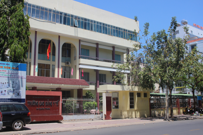 Trụ sở trường Cao đẳng y tế Kh&aacute;nh H&ograve;a.