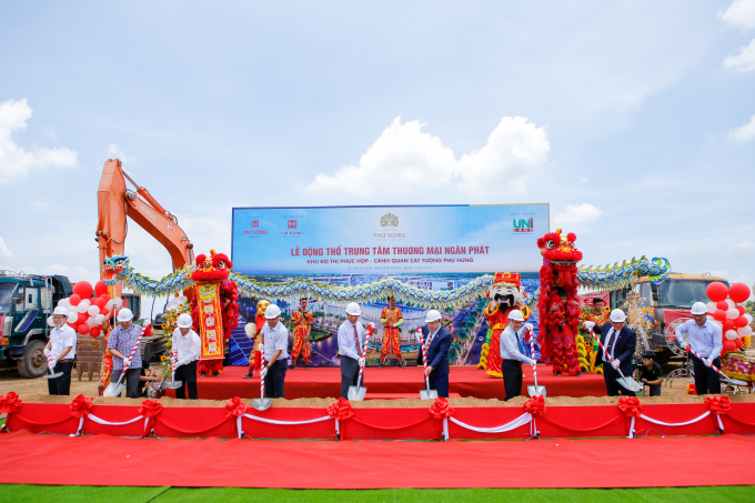 Lễ động thổ Trung t&acirc;m thương mại Ng&acirc;n Ph&aacute;t.