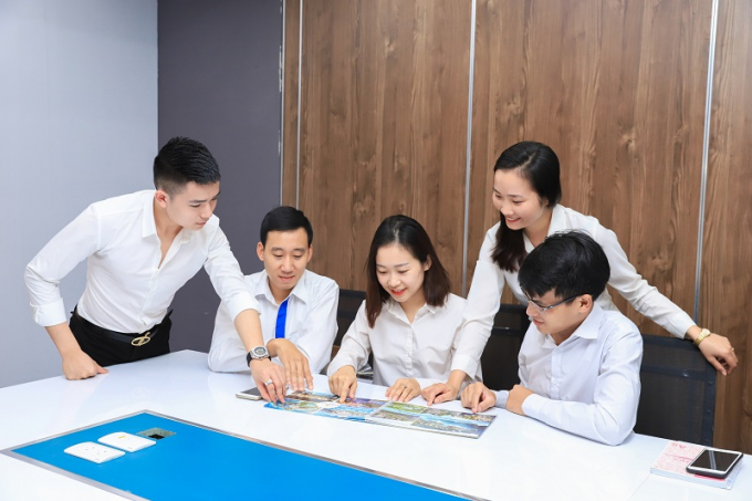 Hệ đại l&yacute; ủy quyền, mentor sẽ được đ&agrave;o tạo chuy&ecirc;n nghiệp trước   khi bắt đầu c&ocirc;ng việc tại CenHomes