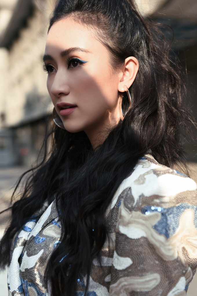 Bất ngờ trước m&agrave;n &ldquo;lột x&aacute;c&rdquo; của &Aacute; hậu H&agrave; Thu trong phong c&aacute;ch mới