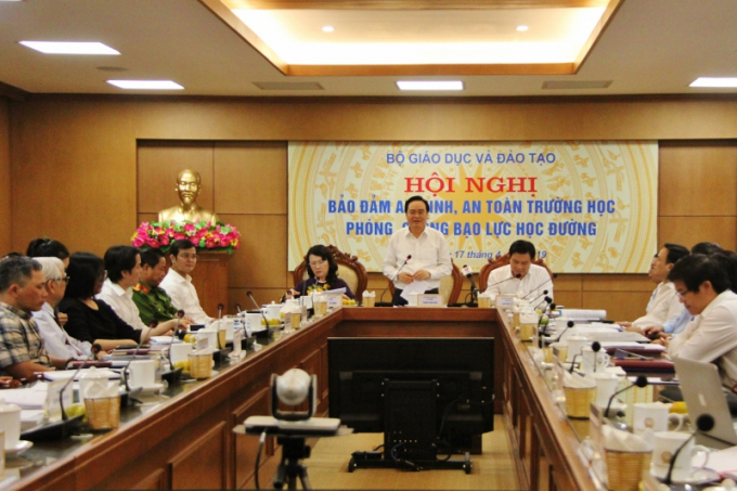 Nhiều giải ph&aacute;p được đưa ra để ph&ograve;ng chống bạo lực học đường.