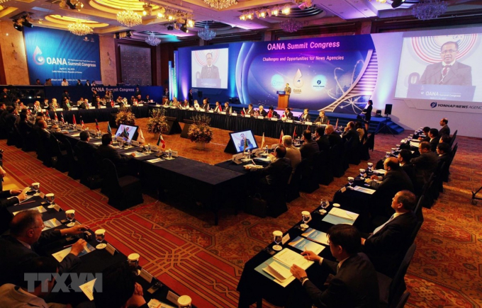 Hội nghị Thượng đỉnh OANA diễn ra tại Seoul (H&agrave;n Quốc) trong hai ng&agrave;y 22 v&agrave; 23/4/2010 với sự tham dự của khoảng 90 nh&agrave; l&atilde;nh đạo đại diện cho 44 h&atilde;ng th&ocirc;ng tấn từ 35 quốc gia th&agrave;nh vi&ecirc;n OANA. (Nguồn: Yonhap/TTXVN)