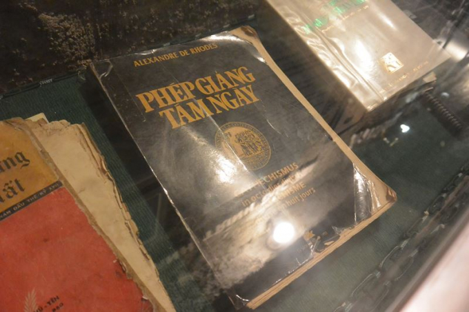 Chuyện &iacute;t người biết về cuốn s&aacute;ch chữ Quốc ngữ đầu ti&ecirc;n