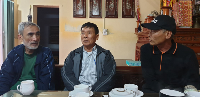 Nhiều cụ cao ni&ecirc;n bức x&uacute;c khi kh&ocirc;ng hiểu v&igrave; l&yacute; do n&agrave;o m&agrave; huyện Gia Lộc lại cấp sổ đỏ tr&ecirc;n đất ao c&ocirc;ng được.