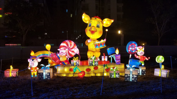 Độc đ&aacute;o c&aacute;c m&ocirc; h&igrave;nh kỳ quan thế giới ph&aacute;t s&aacute;ng hội tụ giữa TPHCM