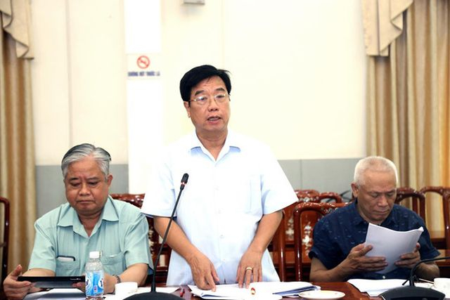 PGS.TS Vũ H&agrave;o Quang ph&aacute;t biểu tại hội nghị