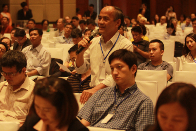 Cổ đ&ocirc;ng quan t&acirc;m v&agrave; đặt c&acirc;u hỏi về c&aacute;c vấn đề về kế hoạch tăng vốn điều lệ nhằm đạt chuẩn Basel II, đầu tư v&agrave;o c&ocirc;ng nghệ, kế hoạch chi trả cổ tức&hellip;