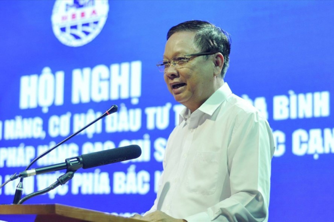 &Ocirc;ng B&ugrave;i Văn Tỉnh, B&iacute; thư Tỉnh ủy H&ograve;a B&igrave;nh.