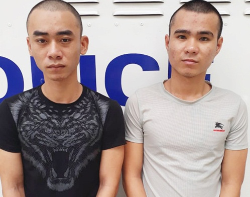 2 đối tượng Phạm T&ugrave;ng L&acirc;m (b&ecirc;n tr&aacute;i) v&agrave; Mai Văn Hiệp. (Ảnh: C&ocirc;ng an tỉnh Thanh H&oacute;a)