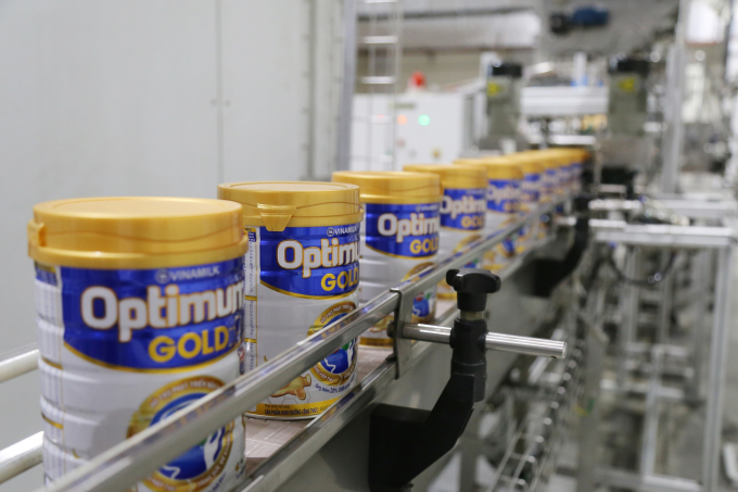 Sữa bột trẻ em Vinamilk được sản xuất theo d&acirc;y chuyền c&ocirc;ng nghệ hiện đại