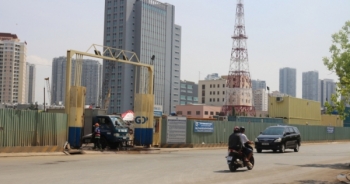 Đình chỉ thi công nếu chủ đầu tư dự án Lancaster Eden không trả lại vỉa hè chiếm dụng