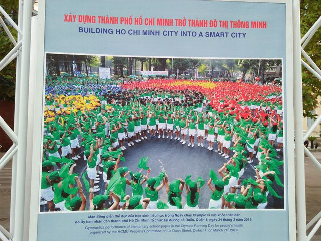 TPHCM tổ chức triển l&atilde;m ảnh tr&ecirc;n đường phố kỷ niệm đại lễ 30/4