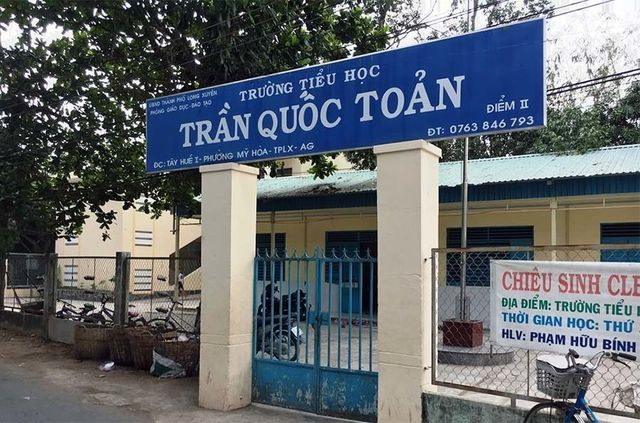 6 học sinh nữ lớp 1 C trường tiểu học Trần Quốc Toản nghi bị đối tượng Nguyễn Tấn Th&agrave;nh sờ v&agrave;o v&ugrave;ng nhạy cảm (ảnh: b&aacute;o An Giang).