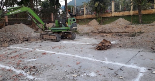 Phát hiện vật liệu nổ trong lúc thi công công trình trường học