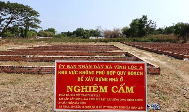 Địa ốc 7AM: Loạn XD tr&aacute;i ph&eacute;p ở huyện B&igrave;nh Ch&aacute;nh, sai phạm tr&ecirc;n đất n&ocirc;ng nghiệp tại phường Vĩnh Hưng