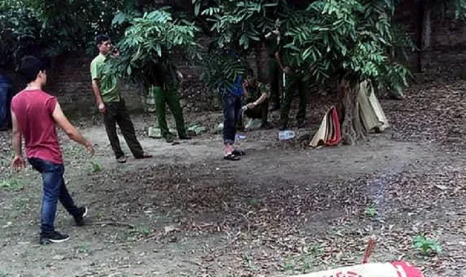 Hiện trường nơi ph&aacute;t hiện thi thể ch&aacute;u b&eacute;.