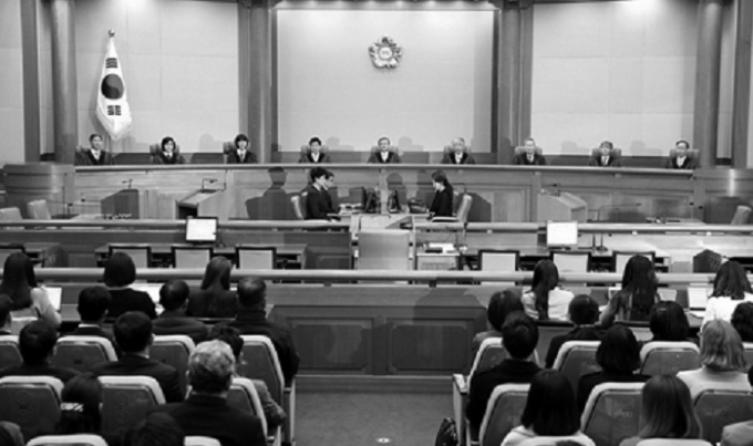 Ph&aacute;n quyết bỏ tội danh h&igrave;nh sự ph&aacute; thai của T&ograve;a &aacute;n Hiến ph&aacute;p H&agrave;n Quốc được th&ocirc;ng qua với tỉ lệ 7 phiếu thuận v&agrave; 2 phiếu chống.