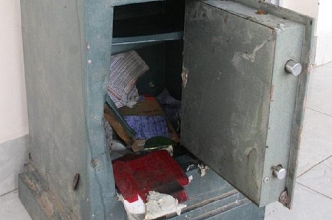 Nh&oacute;m đối tượng đ&atilde; đột nhập ph&aacute; k&eacute;t sắt trộm h&agrave;ng trăm triệu đồng&nbsp; (ảnh minh họa).