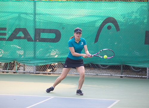 C&aacute;c trận thi đấu diễn ra đầy h&agrave;o hứng, s&ocirc;i nổi nhưng kh&ocirc;ng k&eacute;m phần quyết liệt, thể hiện quyết t&acirc;m cao độ của người thi đấu.