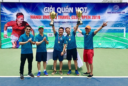 C&aacute;c doanh nghiệp đạt giải d&agrave;nh tặng to&agrave;n bộ trị gi&aacute; giải thưởng (15 triệu đồng) ủng hộ chương tr&igrave;nh từ thiện &ldquo;Quy&ecirc;n g&oacute;p đồ d&ugrave;ng học tập tặng trẻ em v&ugrave;ng cao 2019&rdquo; do Ban tổ chức ph&aacute;t động. Dự kiến, đầu năm học 2019 &ndash; 2020, CLB sẽ tổ chức trao tặng đồ d&ugrave;ng học tập tới một số trường học v&ugrave;ng s&acirc;u, v&ugrave;ng xa&hellip;