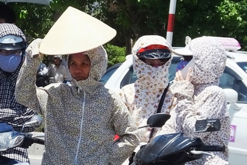 Ng&agrave;y h&ocirc;m nay (29/4), nắng n&oacute;ng sẽ&nbsp;mở rộng ra c&aacute;c tỉnh Bắc Bộ, Bắc v&agrave; trung Trung Bộ với nền&nbsp;nhiệt độ cao nhất phổ biến 35-37 độ