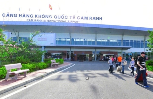 Nh&agrave; ga h&agrave;nh kh&aacute;ch quốc tế s&acirc;n bay Cam Ranh.