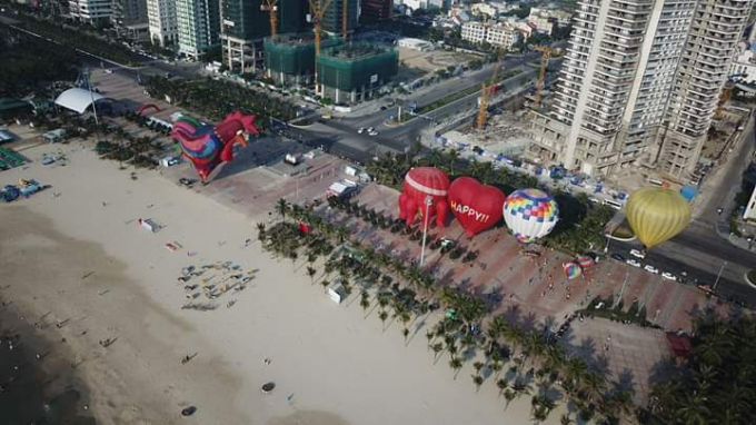 15 phi c&ocirc;ng đến từ c&aacute;c nước Th&aacute;i Lan, H&agrave;n Quốc,Nhật Bản, H&agrave; Lan, Việt Nam tham gia biểu diễn.