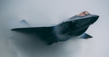 Tìm thấy xác siêu máy bay chiến đấu F-35 của Nhật Bản rơi trên biển