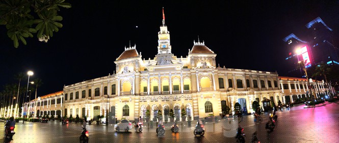 Sài Gòn đêm trước 'cách ly toàn xã hội' - ảnh 2