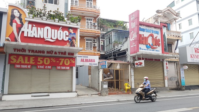 Sự vắng vẻ và giảm thiếu tối đa việc ra đường nếu không có chuyện cần thiết để phòng chống dịch Covid-19 tối đa 