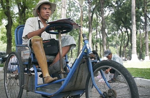 Bà Rịa - Vũng Tàu: Triển khai chính sách hỗ trợ lao động bán vé số dạo