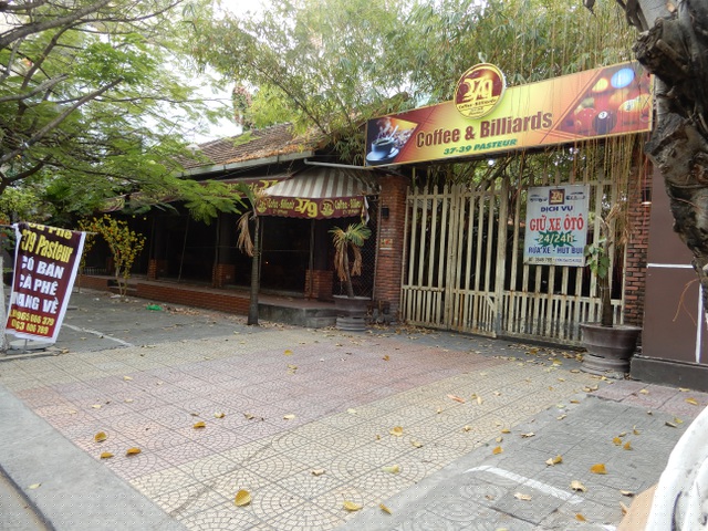 Các quán cà phê đồng loạt đóng quán