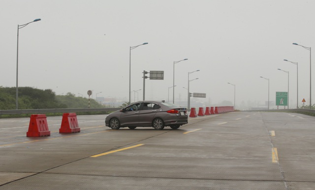 Chiếc xe này bị buộc phải quay về Hà Nội sau khi lực lượng chức năng thực hiện nhiệm vụ